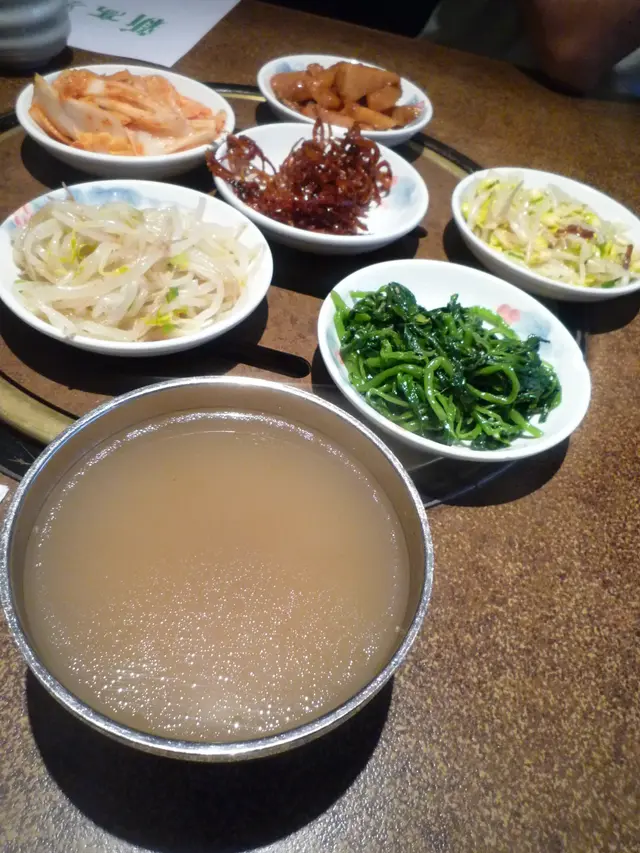 餐湯與前菜: 最後的薯仔最好食﹗