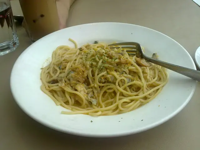 牛油蜆肉意粉