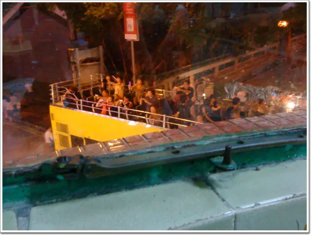 人看你,你看人(樓上雅座景觀)