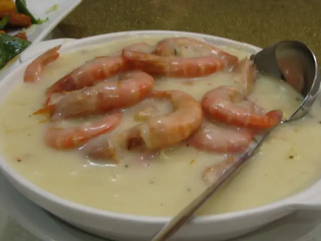 芝士大蝦伊麵，賣相靚，芝士味夠濃。