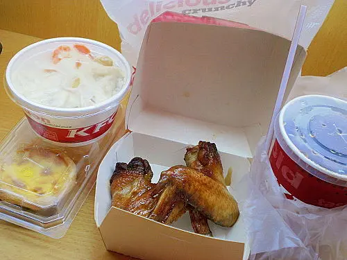 蜜蜜燒雞翼(2隻)+家鄉雞皇飯(180克)+瑪嘉烈葡撻+可樂\
