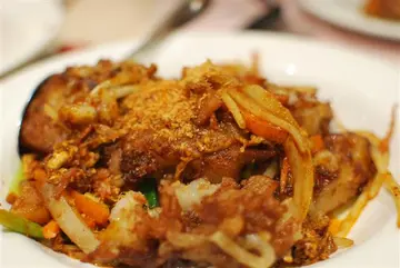 推介炒萝卜糕。。我觉得好好吃，难得外面仲脆卜卜。