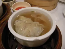 花胶鲍鱼灌汤饺