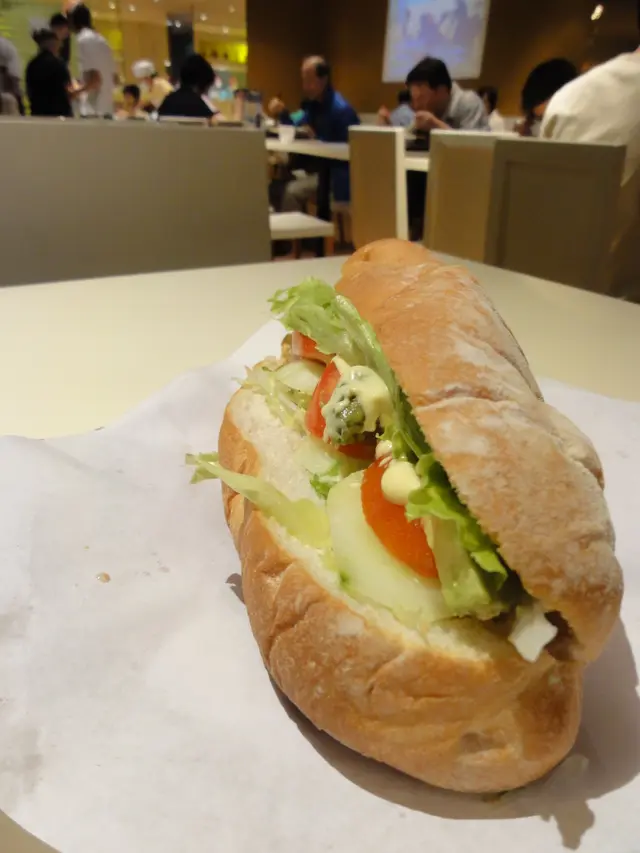 潛水艇 (牛油果沙津味)