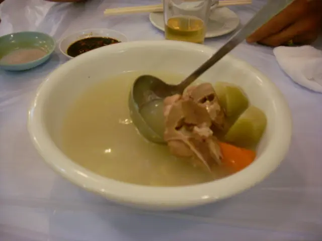 青紅羅白豬骨湯