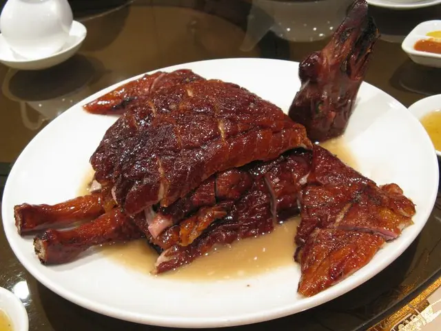 金牌燒鵝 - Phoenix on its Flight