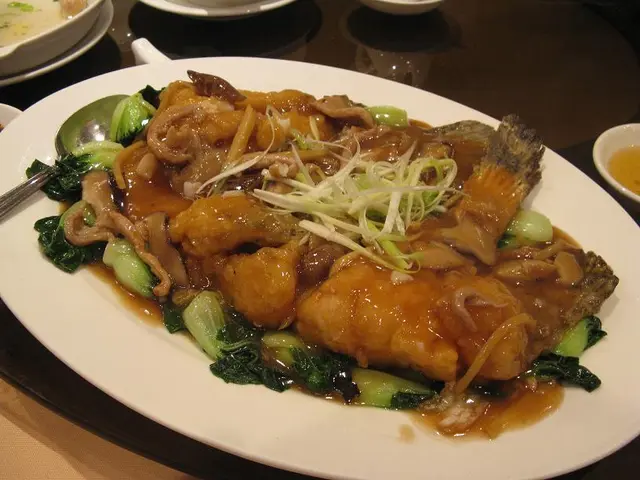 紅燒斑尾-Thick sauce on flavorful tail of Garoupa