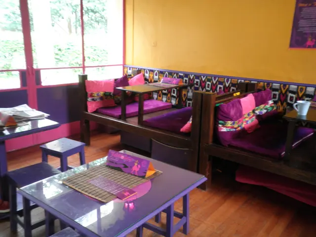 LEE 個係好特色的食桌