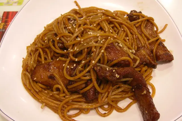 油過油麵嘅意粉