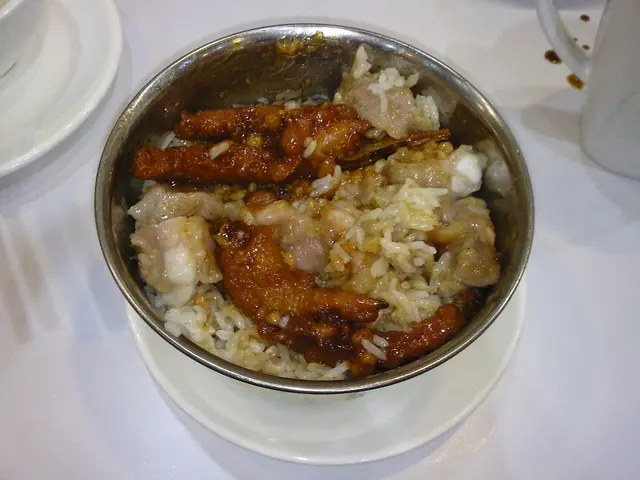 大大盅鳳爪排骨飯