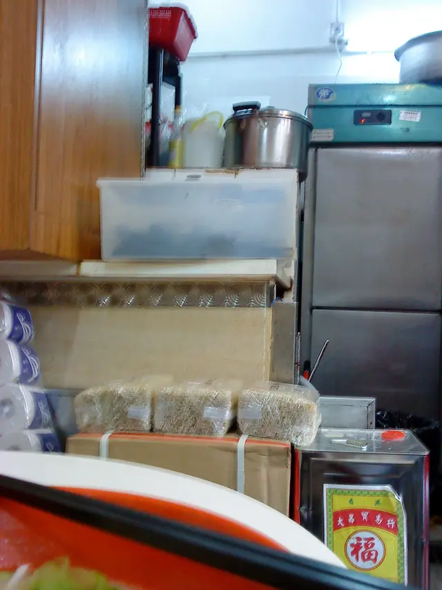 從座位望向廚房~