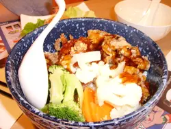 頂級牛肉酥雞丼飯