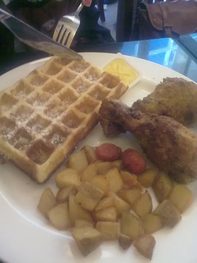 炸雞配WAFFLE