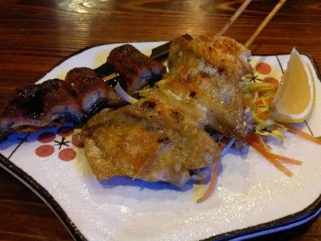 Chicken wings are too dry and have frozen taste``