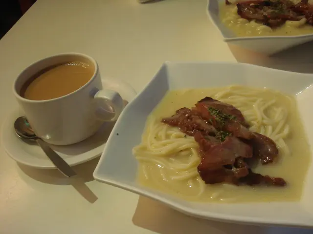 熱奶茶+叉燒湯意