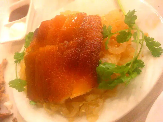 極多海蜇,好爽口,不過乳豬就麻麻地.脆皮太薄.太多豬油