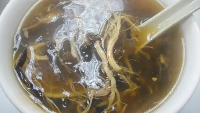 午飯送碗仔翅，有新意。