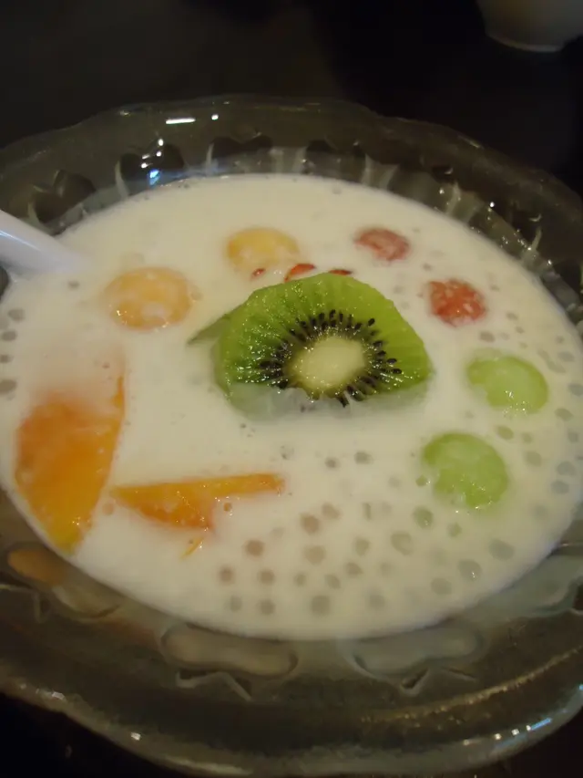 椰汁雜果西米露