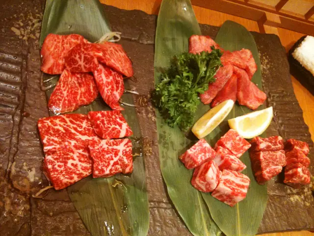 $450 和牛西冷,和牛肉眼都好味，相中右下角既厚切和牛胸外膜就好明顯無咁新鮮啦