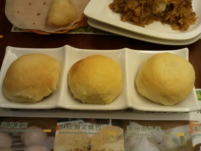 酥皮焗叉燒包 $14