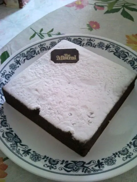 朱古力蛋糕, 面頭灑有糖霜