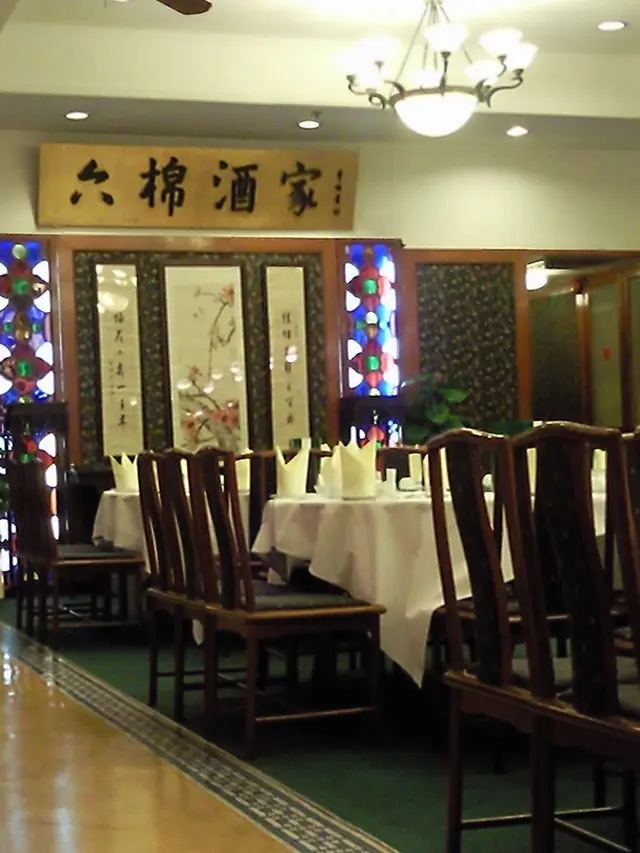 不設非吸煙區, 只好坐遠少少.