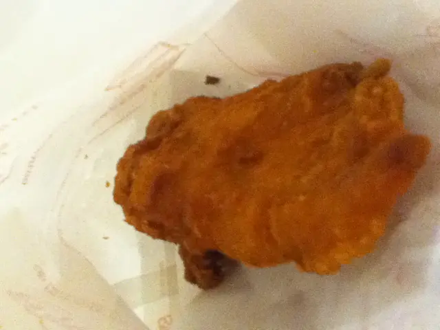 炸雞很香脆, 但有點乾, 不夠JUICY