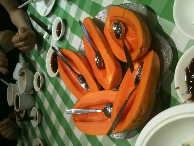 果盤,每人半個木瓜