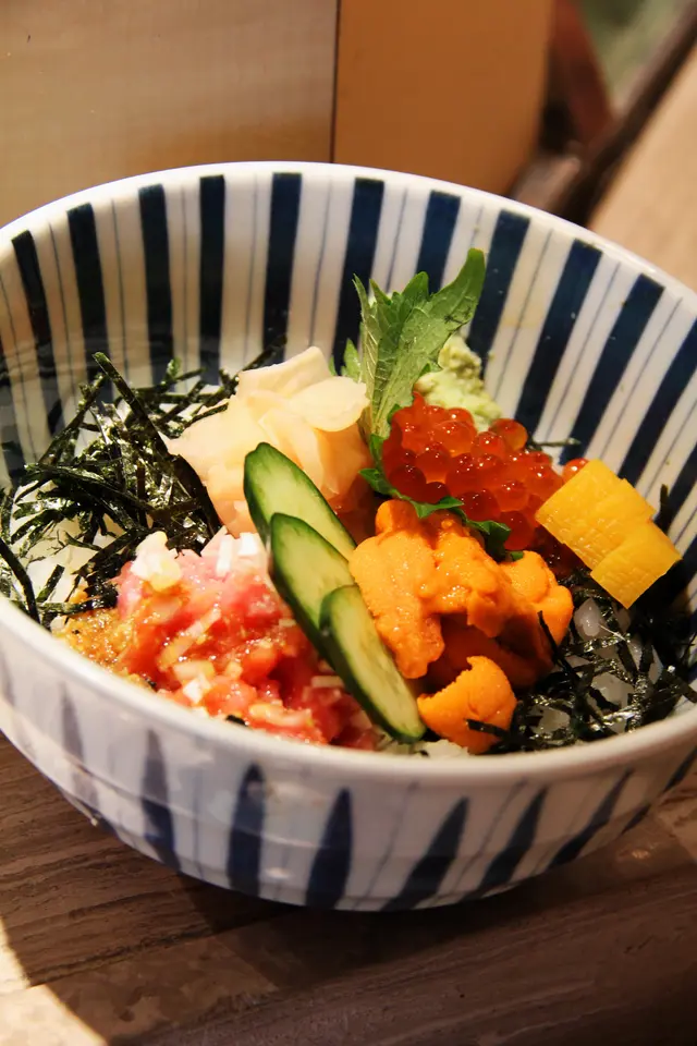 三色丼