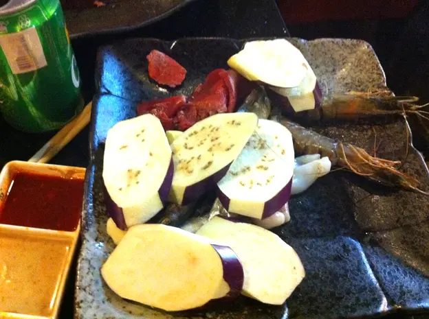 食到第三輪已經食唔落