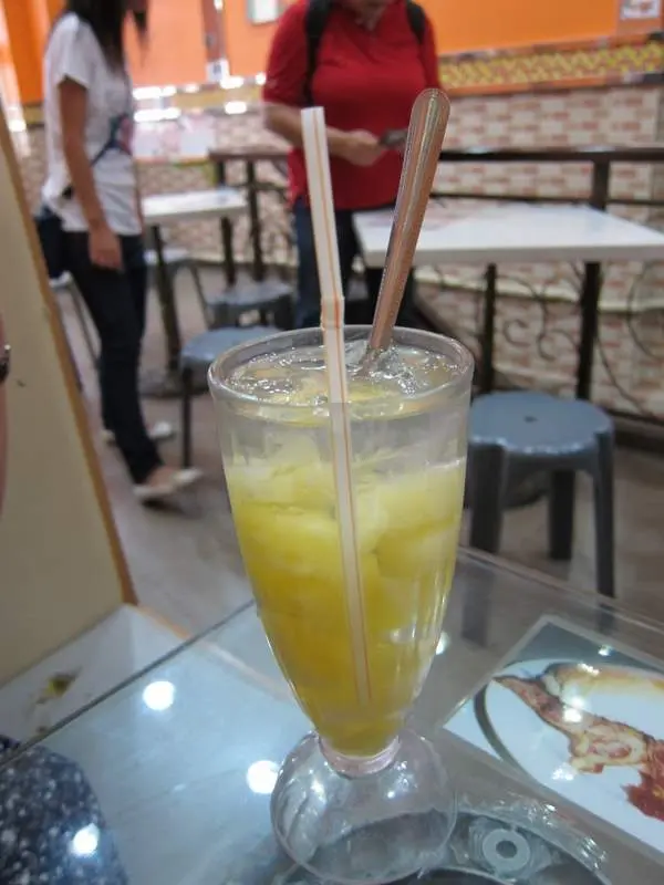 菠蘿冰酸酸甜甜,是消暑妙品
