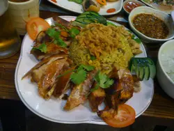 泰式乳豬菠蘿炒飯, 乳豬佢話即叫即燒, 上檯熱辣辣, 好味, 重有一定記得佢個汁呀,食辣既人岩晒.