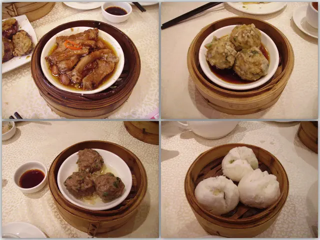 食物:鮑汁蒸鴨掌(正),時菜鯪魚球(正),鮮竹牛肉球(正),菰粒雞飽仔(正)