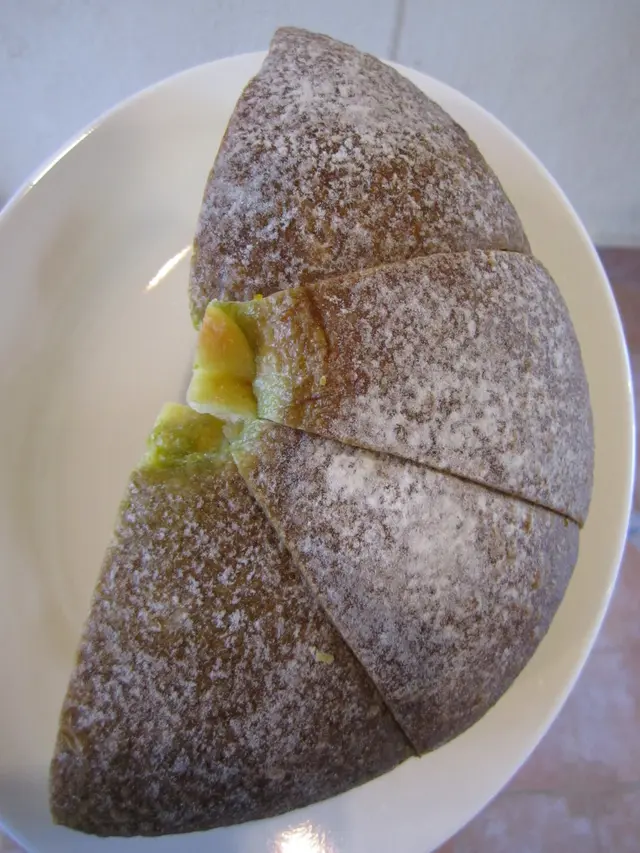 綠茶南瓜包(HK$16/半個)