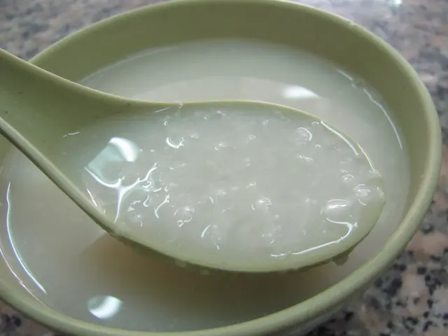 口粥入口是有不俗的米香,不過碗粥也許真的是太稀了
