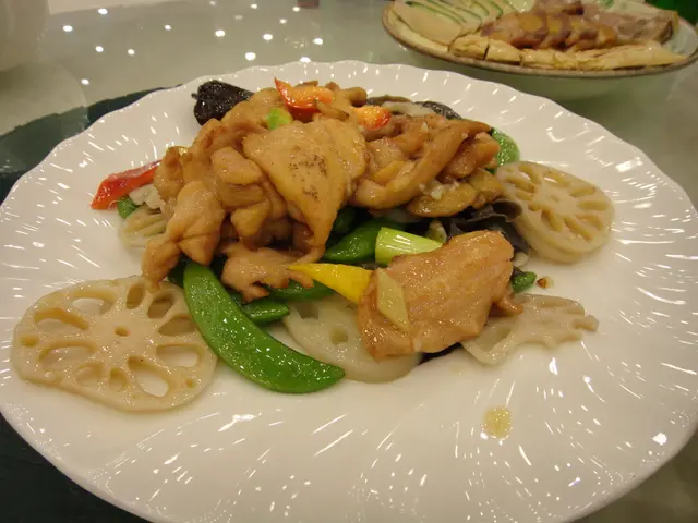 翠綠雲山炒彩鳳