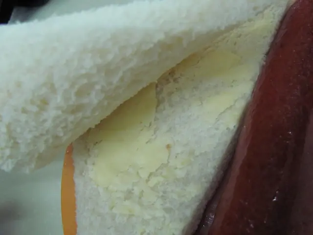 麵包尚算鬆軟,牛油塗得非常隨便