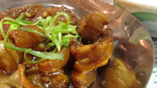 鑊仔燒酒豆腐炸雞飯