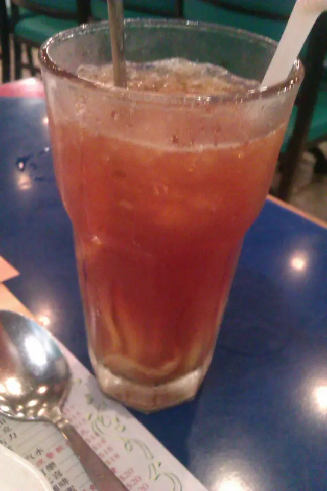 多片檸檬的凍檸茶 - NICE ^^