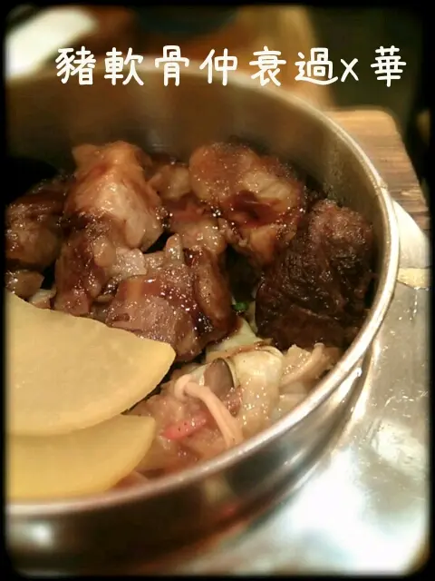 豬軟骨二十穀米飯 . 乾到不得了,X華都比佢好食...