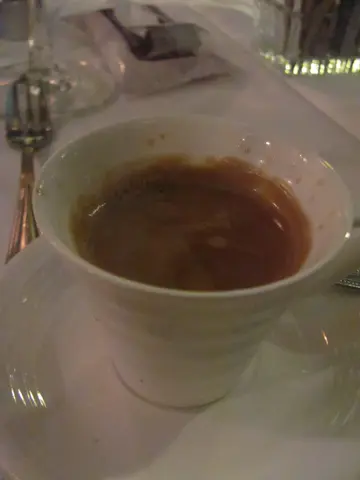 Espresso的Crema太薄，不太香而味道帶點澀