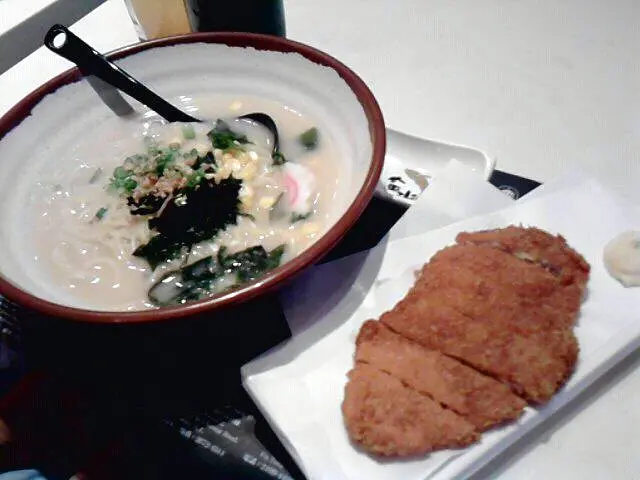 吉列豬扒拉麵