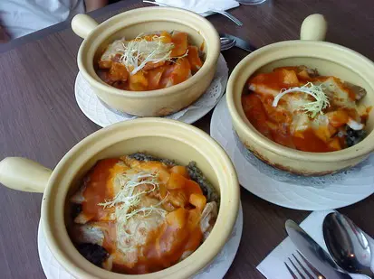 鮮茄豬扒蘋果墨魚汁飯 的配搭相當夾!!