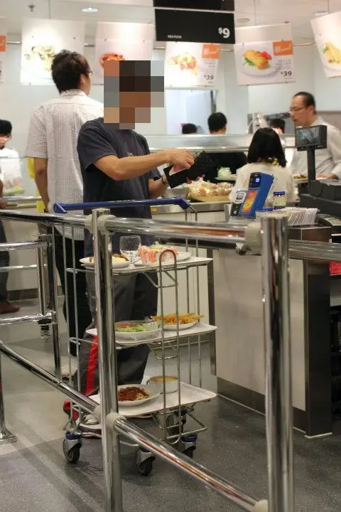 食物車滿載而歸