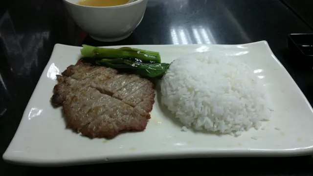 蝦醬鹹魚煎肉餅、飯