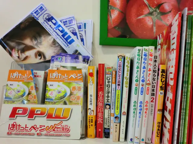 店內還放了不少書籍，包括：日本漫畫、無料雜誌 ( 免費雜誌 )、介紹香港美食的日文書！