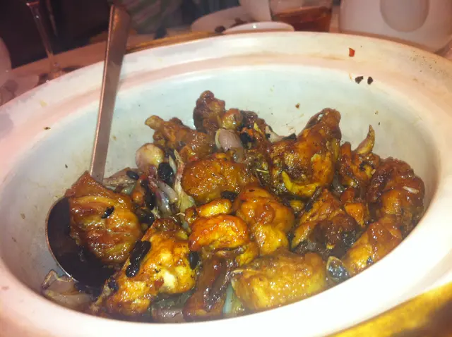 鍋仔乾逼豆豉雞