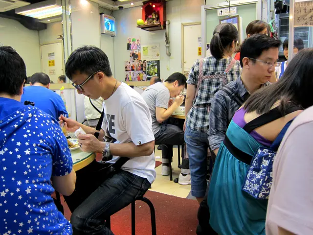 迫在一角，但就唔洗搭枱