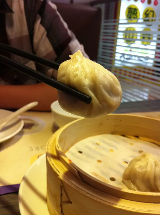 小籠包, 皮薄但沒有穿, 合格!