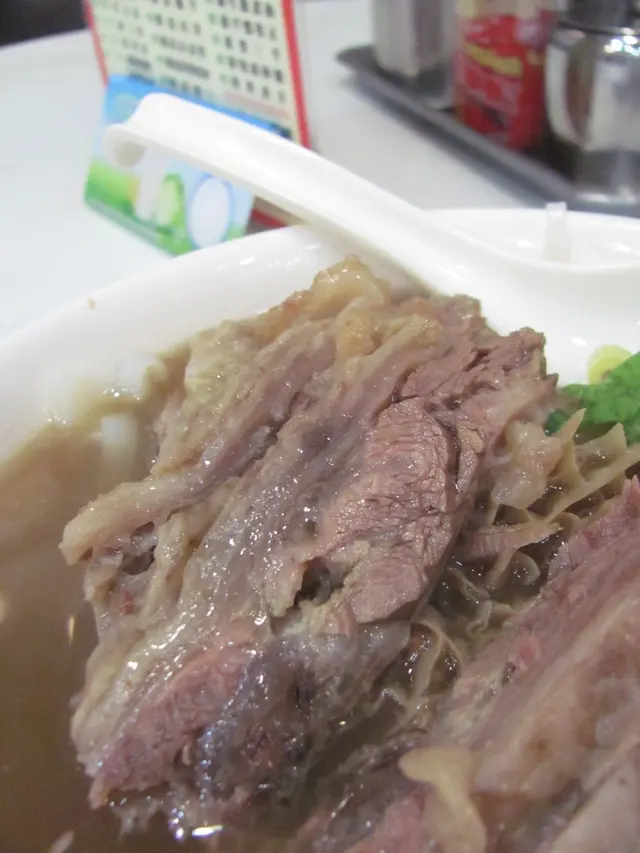 崩沙腩肉質爽嫩而一丁點也不嚡口